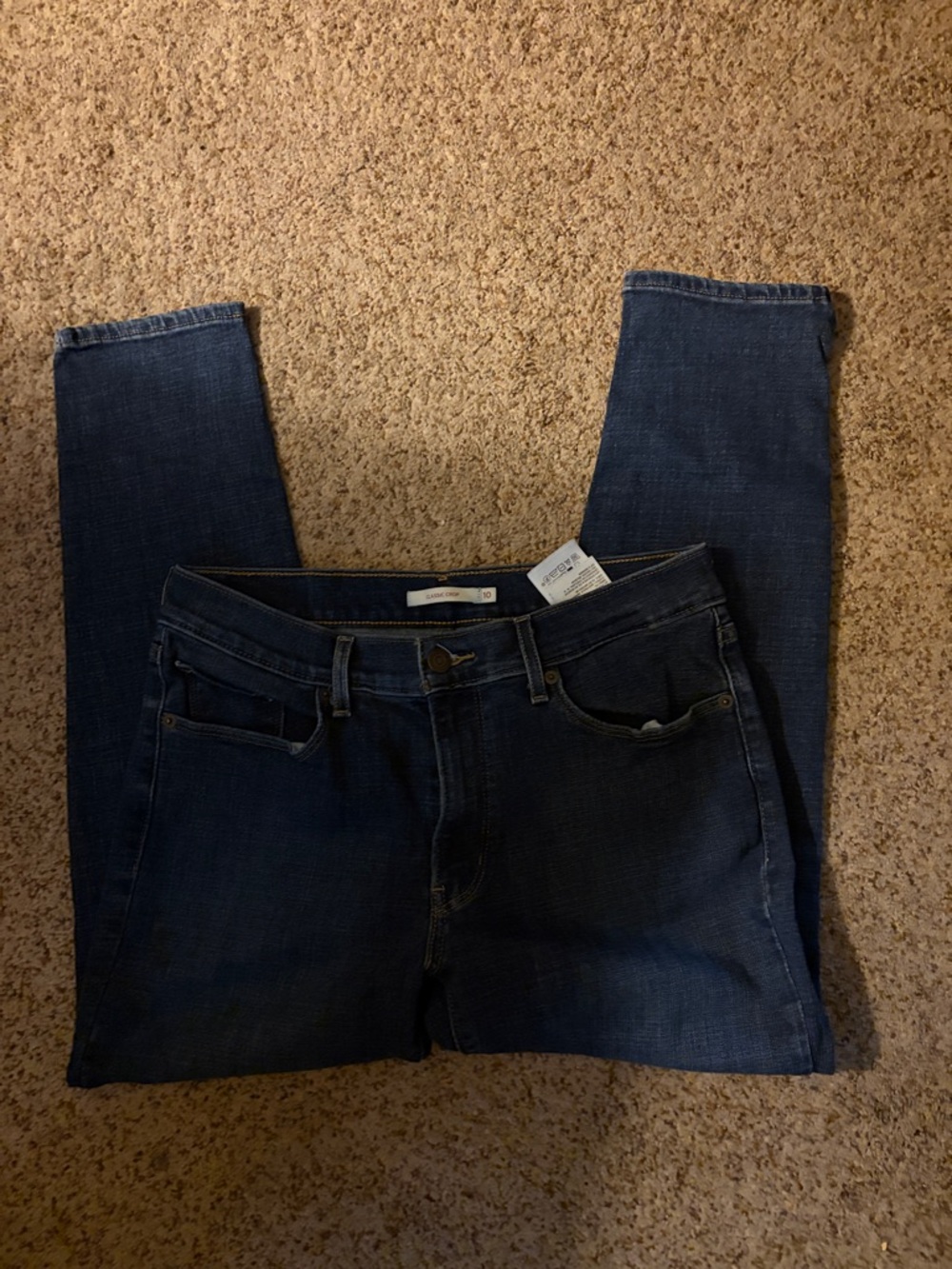 Levi”s Classic crop Dark Wash Jeans Blue inseam 25” like new size 10 - Picture 3 of 4